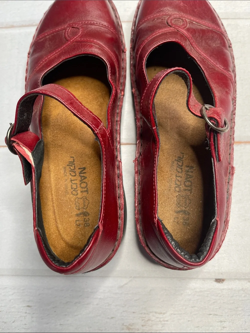 Naot Red Mary Jane Shoes 38 Ladies 7 Red MaryJane Strap Burgundy - Picture 8 of 12